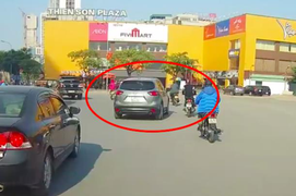 Xem lại cú đâm gục xe máy của kẻ lái xe Mazda CX5 30A-544.56 máu lạnh