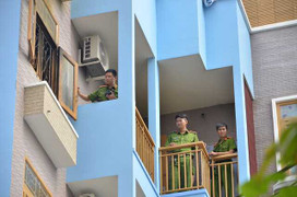 TP.HCM: Cháy nổ dữ dội nhà 5 tầng, 4 thanh niên nguy kịch