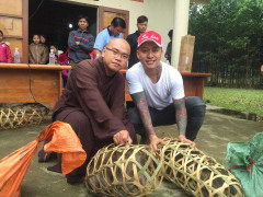 Tuấn Hưng mua gần 200 con lợn rừng giống tặng bà con Quảng Bình sau lũ lụt