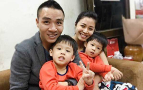 Bạn trai mới quấn quýt hai con riêng của MC Hoàng Linh 'Chúng tôi là chiến sĩ'