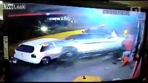 'Ma men' phóng xe như bay, tông thẳng bàn nhậu làm 2 người chết