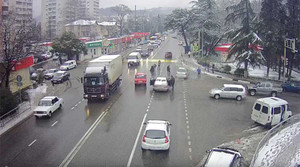 Ô tô hất chủ ra ngoài rồi tự đỗ ngay ngắn sau khi bị đâm