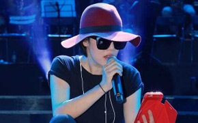 Thu Phương xuất hiện luyện hát tại Trung tâm Hội nghị Quốc gia