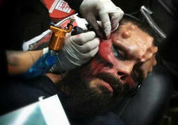 'Dị nhân' chi hơn 850 triệu đồng để cắt mũi, xăm mặt giống ác quỷ