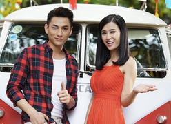 Đông Nhi nhắng nhít bên Isaac trong hậu trường MV Tết hoành tráng