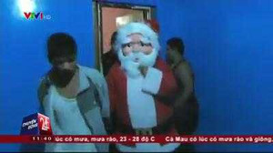 Cảnh sát cải trang thành 'Ông già Noel' truy quét tội phạm ma túy