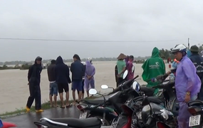 Bình Định: Một người đàn ông bị lũ cuốn trôi mất tích