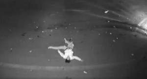 Video tai nạn kinh hoàng lúc nửa đêm khiến ai xem cũng lạnh người