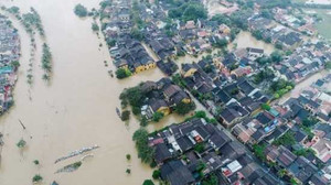 Mưa lũ hoành hành, miền Trung đề nghị Trung ương cứu đói khẩn cấp