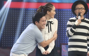 Trực tiếp tập 7 Giọng ải Giọng ai: Trường Giang bị nhắc nhở vì vô tư ôm Bảo Thy