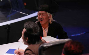 Hoài Linh chê kịch bản của Trường Giang ngay trên sóng truyền hình