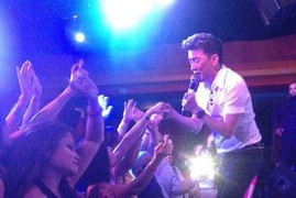 Giật mình với cát-xê trên trời của Đàm Vĩnh Hưng