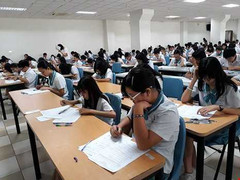 Thi học kỳ 1: Hơn 300 học sinh lớp 9 và 10 TP.HCM thi chung một phòng