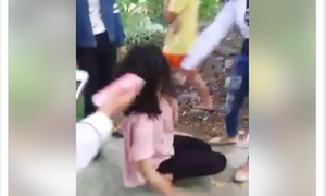 Phẫn nộ clip nhóm nữ sinh Hải Phòng đánh đập, cắt áo bạn rồi cười hả hê