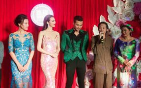 Hoài Linh giản dị giữa 'rừng' sao lộng lẫy