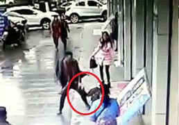 'Soái ca' đánh cướp bầm dập, giải cứu 'mỹ nhân'