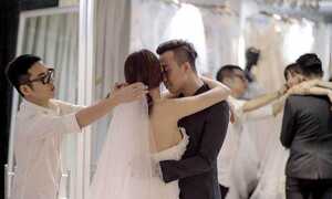 Trấn Thành đặt riêng hai mẫu váy cưới cầu kỳ cho Hari Won