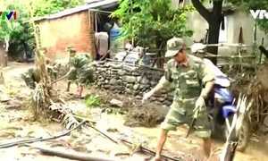 Ấm áp tình quân dân nơi rốn lũ