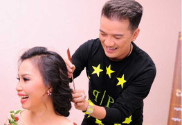 Đàm Vĩnh Hưng ân cần làm tóc cho Cẩm Ly