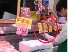 Chàng trai 'thôi miên' khách hàng với màn trình diễn 'cua bay' ảo diệu