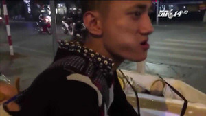 'Ông bố nhặt rác' dùng thắt lưng đánh con từng bán 3 căn nhà sau 2 năm