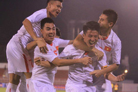 Video: Không chiến dũng mãnh, Tiến Dũng mở tỷ số cho U21 Việt Nam