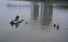 Lật thuyền giữa đêm, hai chú tiểu chết đuối