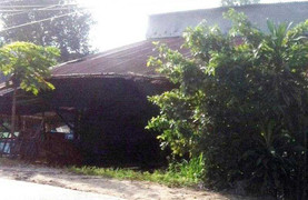 Cha chết với nhiều vết thương, con gái tâm thần nguy kịch