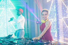 Đếm ngược đón năm mới tại bar cao nhất Việt Nam