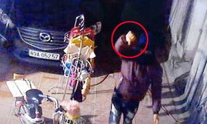 Trộm xe SH còn ngang nhiên nhìn thẳng camera chế nhạo chủ nhà