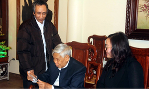 Cựu tử tù Hàn Đức Long đến nhà cảm ơn nguyên Tổng Bí thư Lê Khả Phiêu