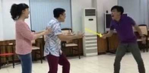 Rò rỉ video Táo quân 2017: Vân Dung bị Trung 'ruồi' đâm