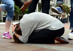 Cấm học sinh, sinh viên phát tán clip bạo lực lên mạng