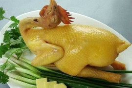 Bí quyết luộc gà vàng ươm mà các nhà hàng vẫn giữ kín