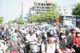 TP.HCM quyết đi làm lệch ca, lệch giờ để giảm tắc đường
