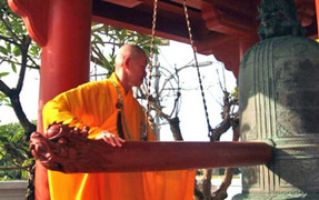 Không bắn pháo hoa, Hà Nội khuyến khích nhà thờ, đền chùa rung chuông đêm Giao thừa