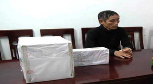 Bảo vệ giấu 50 thỏi mìn trong trường học