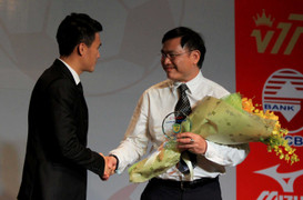 Lê Công Vinh làm quyền Chủ tịch CLB TP.HCM