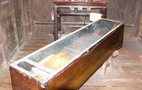 ‘Xác chết trở về’ và chuyện lạ lùng quanh xác khô để trong nhà ở An Giang