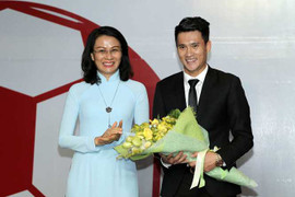 CLB TP.HCM 'đổi đời' nhờ Công Vinh