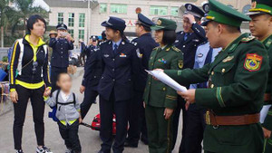 Bé trai 3 tuổi bị thầy phong thủy lừa bán sang Trung Quốc