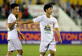 Công Phượng, Văn Toàn 'yếu bóng vía', HAGL thua ngay ngày ra quân