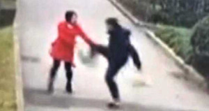 Nam sinh viên đánh dã man bạn gái cùng lớp vì bị làm bẽ mặt trước đám đông