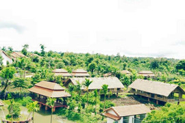 Kỷ luật 2 cán bộ làm ngơ cho khu du lịch không phép mọc trên đất nông nghiệp