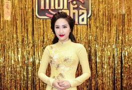 Bảo Thy diện áo dài dịu dàng xuất hiện trong sự kiện Tết