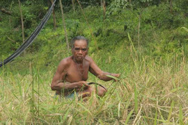 Chuyện về ông lão 97 tuổi có 4 vợ, 16 con và ngôi nhà cổ độc nhất vô nhị ở Bình Phước