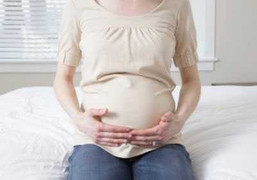 Bác sĩ mổ chui, thai phụ thủng ruột phải cắt bỏ tử cung