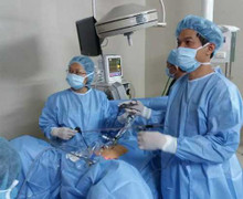 Người phụ nữ bị vỡ thai giữa hai chuyến bay