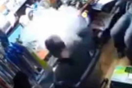 Video: Iphone 7 phát nổ cháy như 'đuốc'