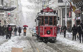 Châu Âu chìm trong giá lạnh khủng khiếp, hàng chục người chết